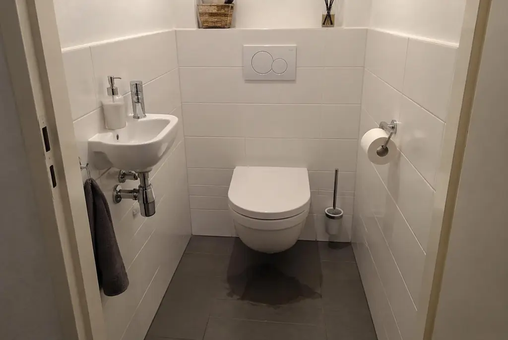 Lekdetectie Krimpen aan den IJssel – natte vloer bij een toilet